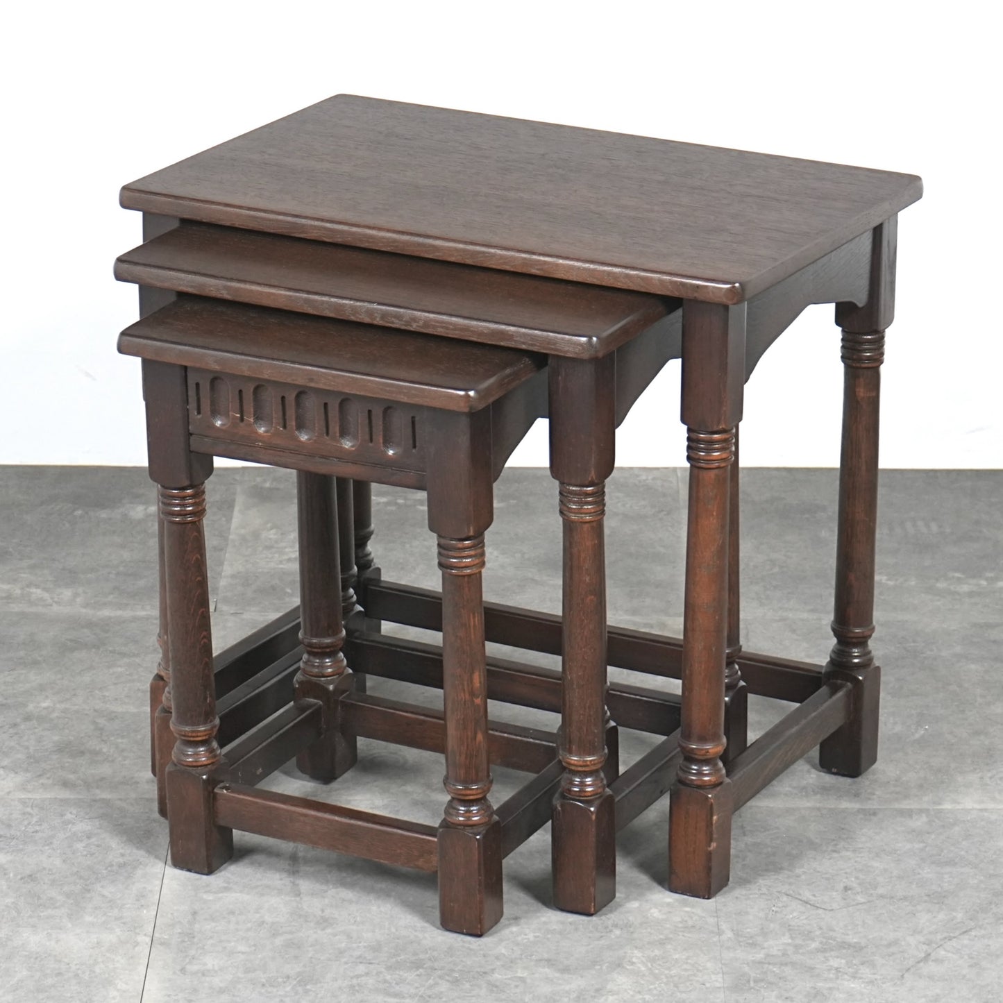 英国クラシックヴィンテージ ネストテーブル