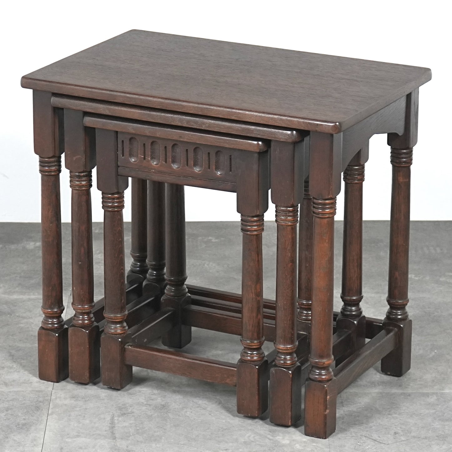 英国クラシックヴィンテージ ネストテーブル