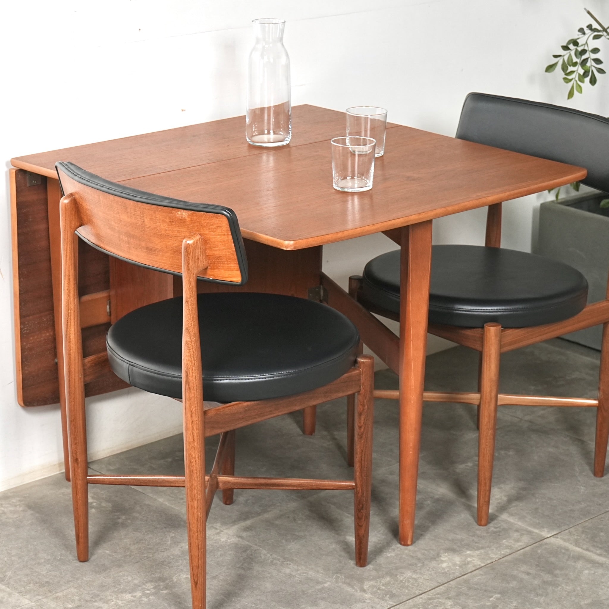 TABLE & DESK – TIME HYPE