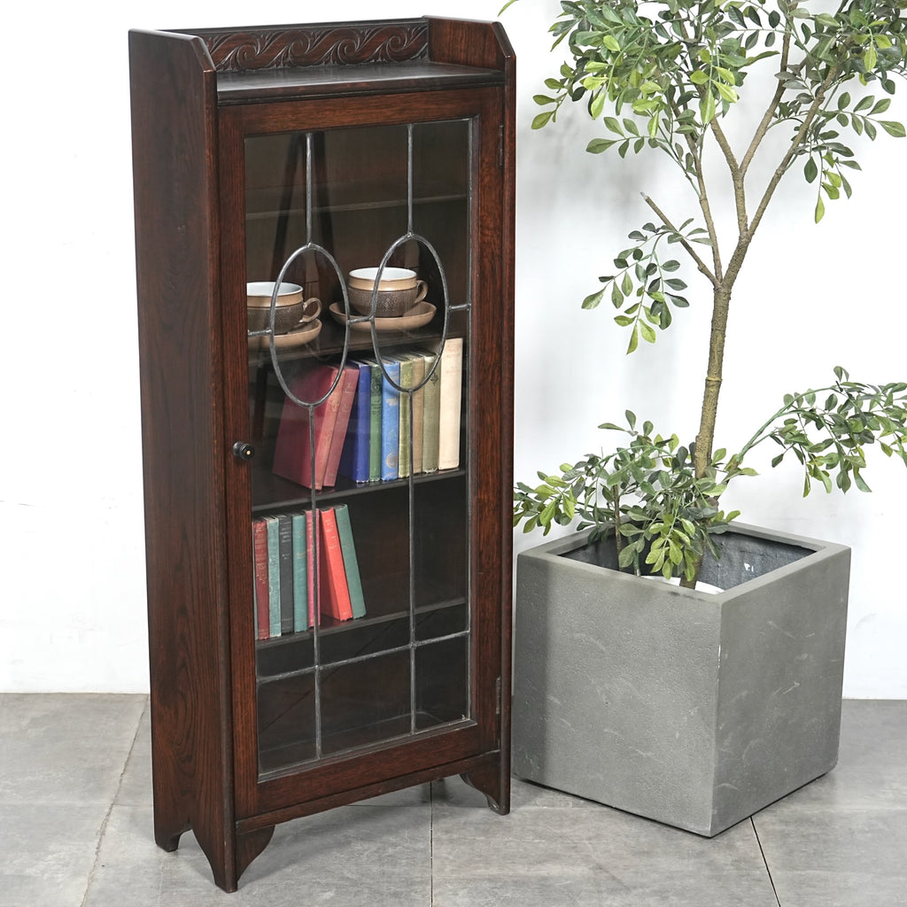 英国アンティーク ガラスキャビネット