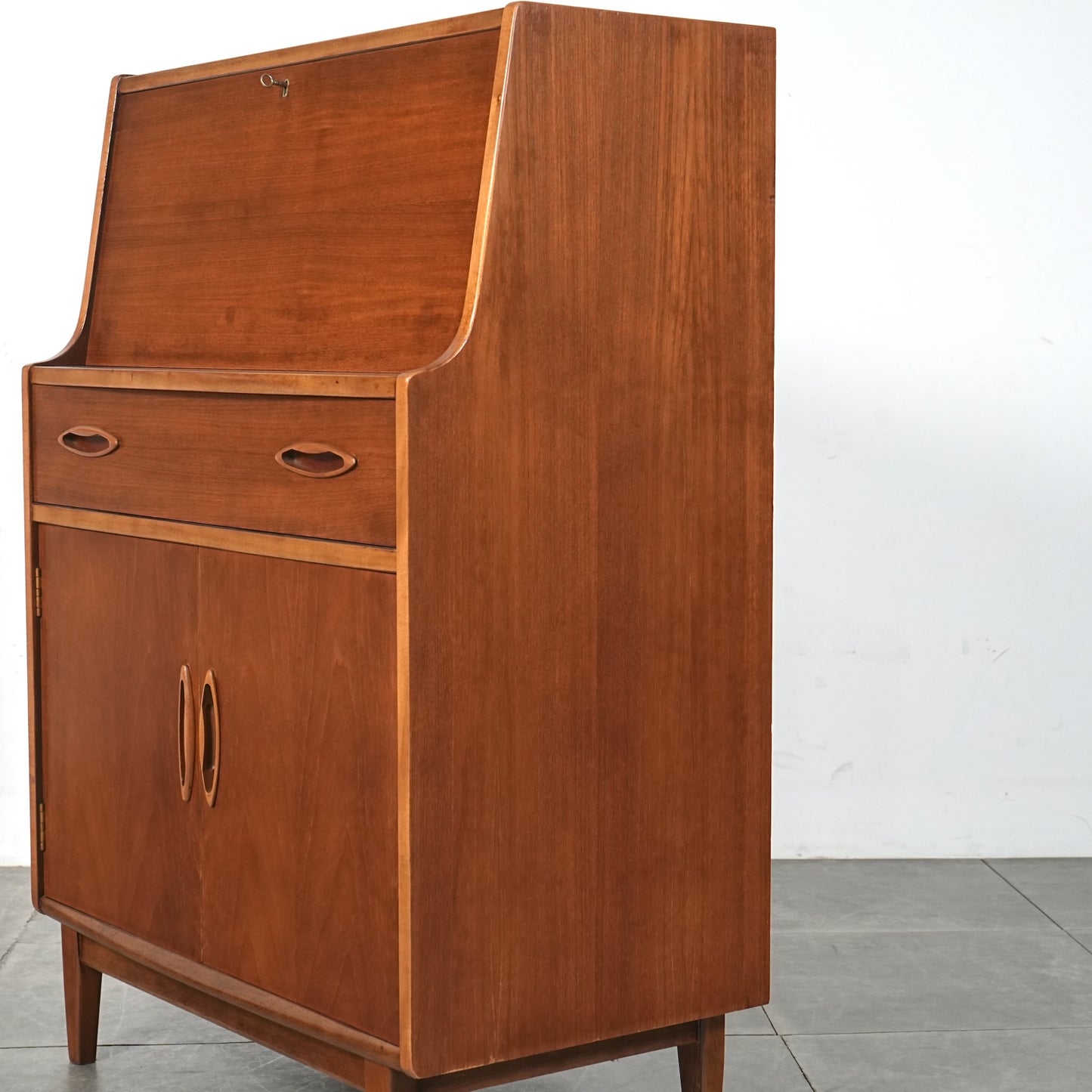 【Jentique】ヴィンテージ ライティングビューロー