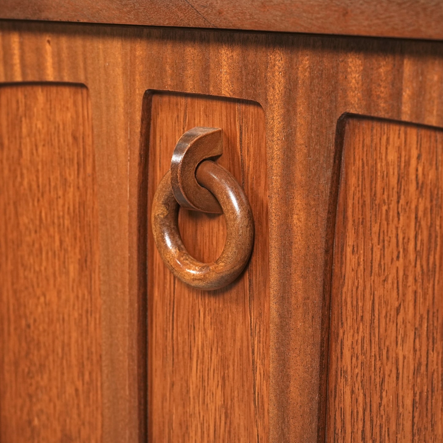 【Beautility】ヴィンテージ サイドボード