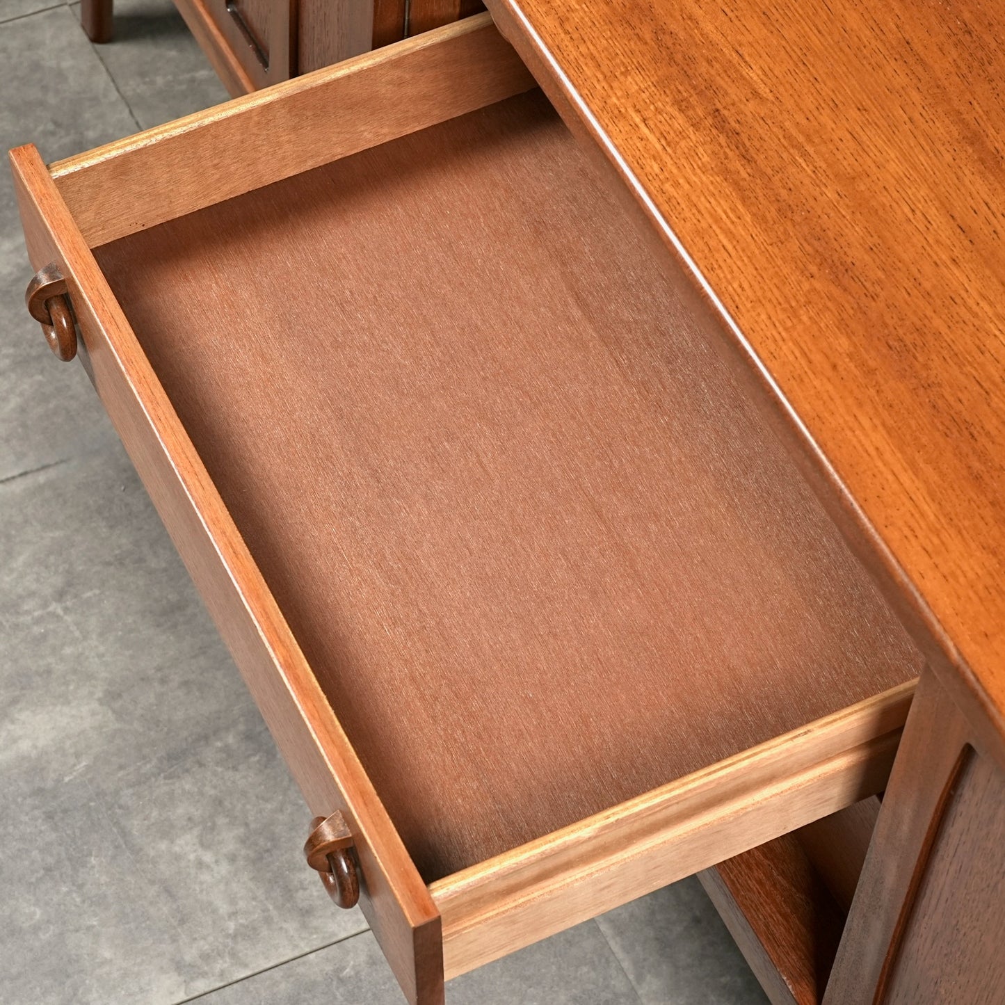 【Beautility】ヴィンテージ サイドボード