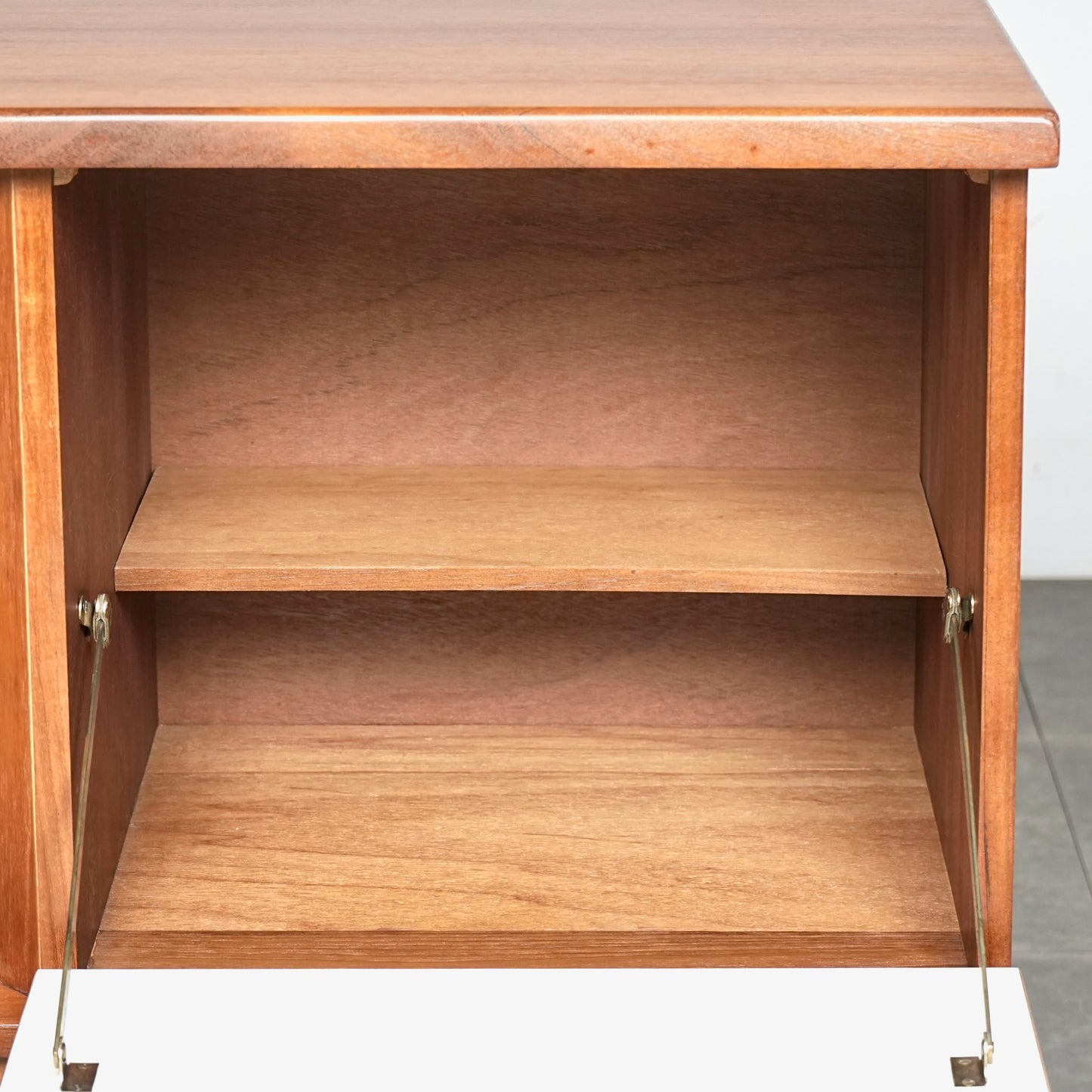 【Beautility】ヴィンテージ サイドボード