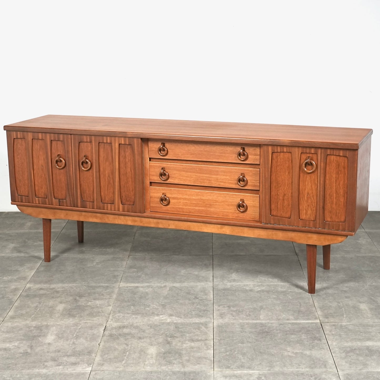 【Beautility】ヴィンテージ サイドボード