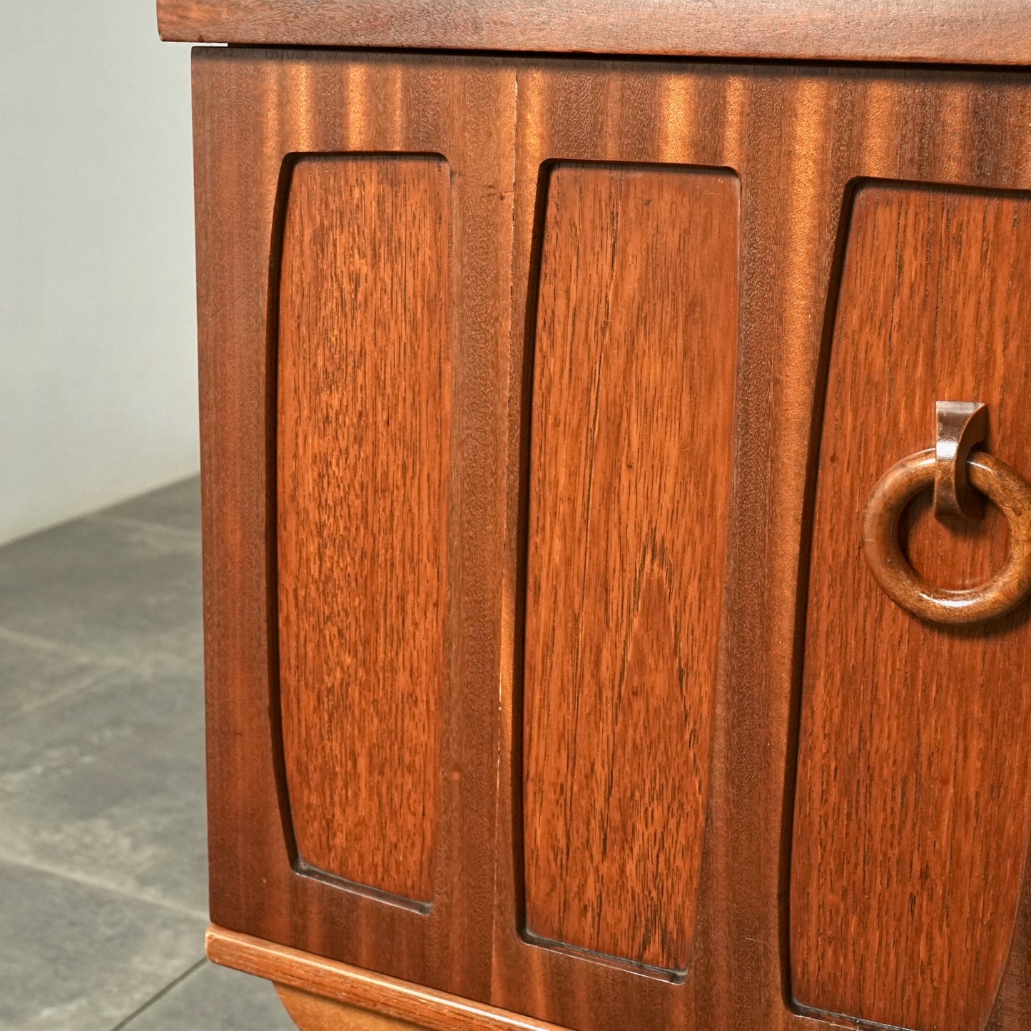 【Beautility】ヴィンテージ サイドボード