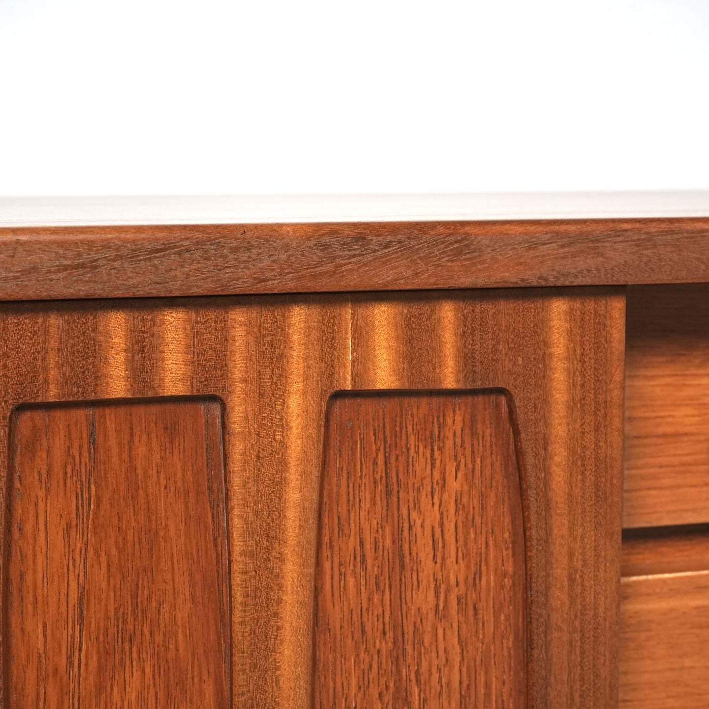 【Beautility】ヴィンテージ サイドボード