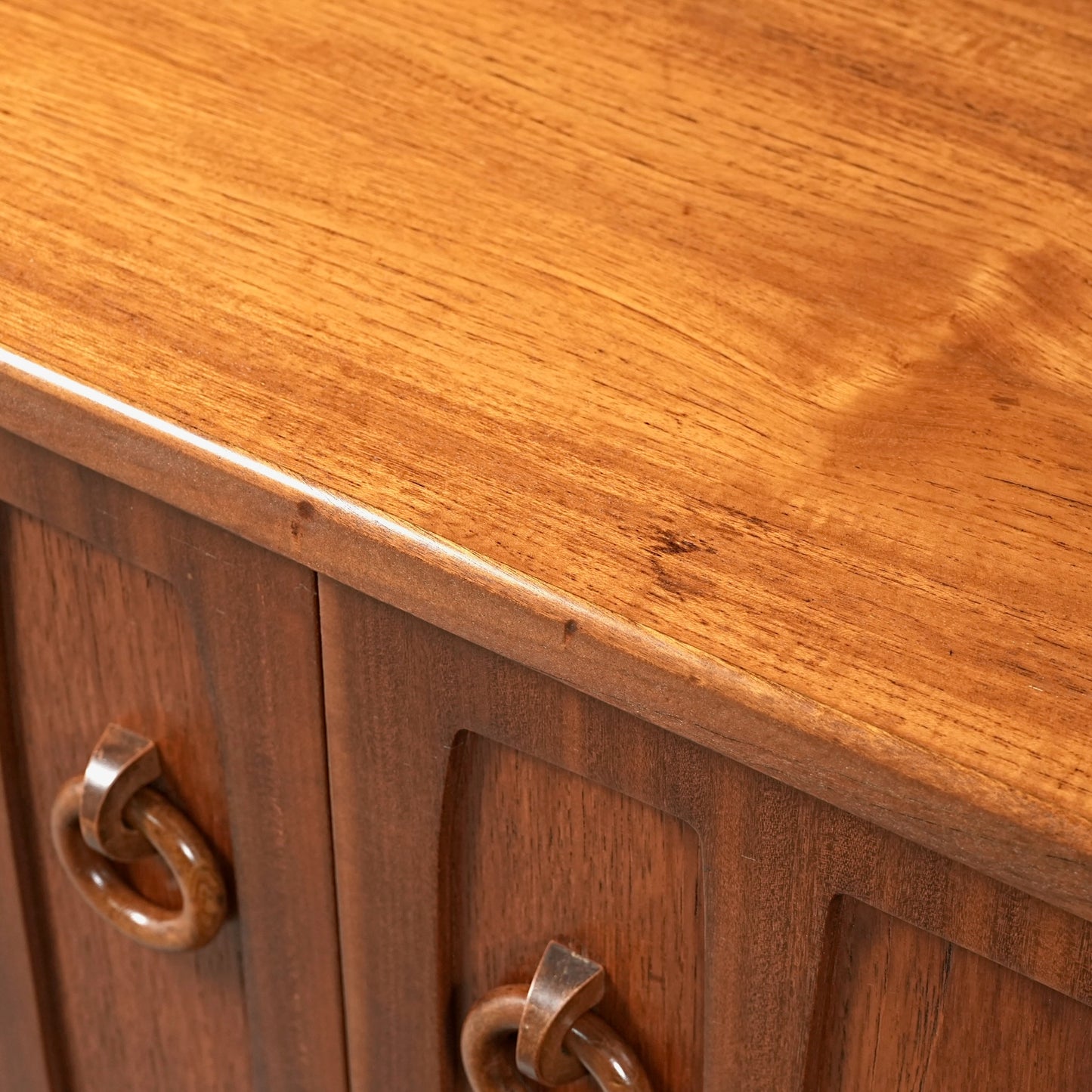 【Beautility】ヴィンテージ サイドボード