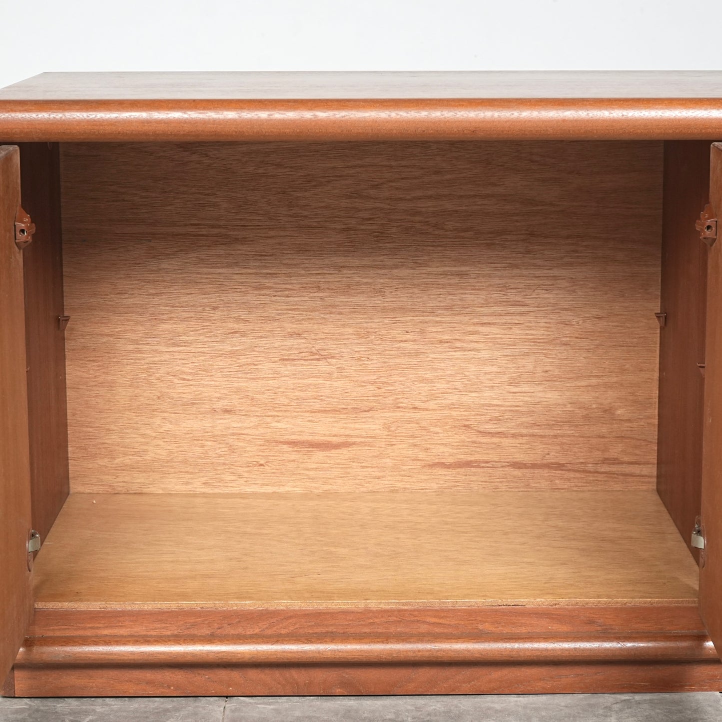 【Meredew】ヴィンテージ サイドボード