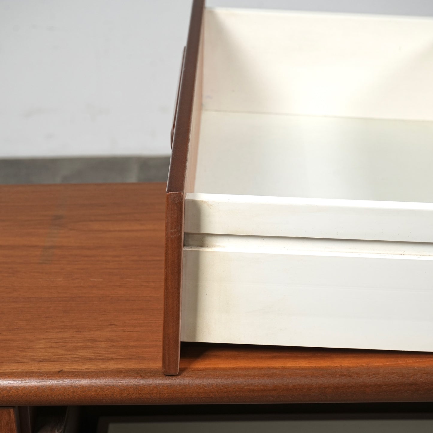 【Meredew】ヴィンテージ サイドボード