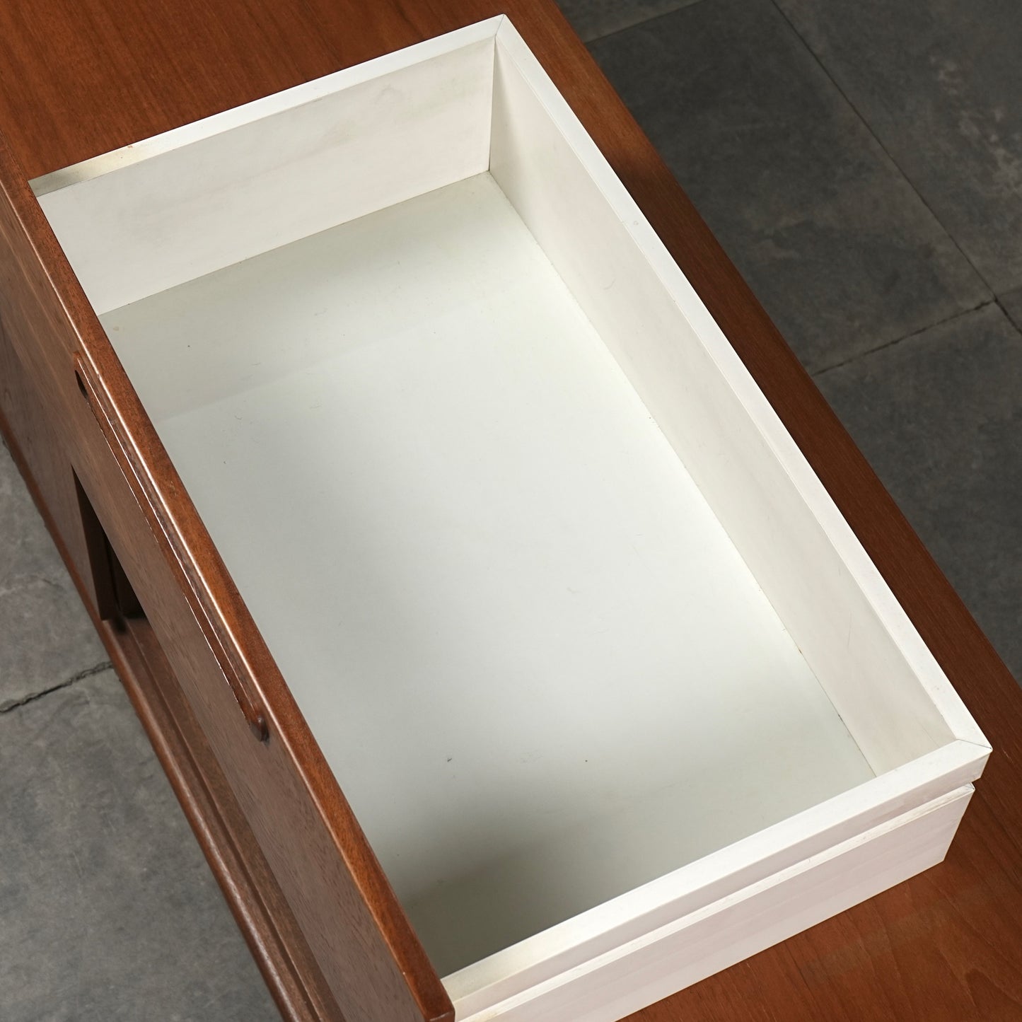 【Meredew】ヴィンテージ サイドボード