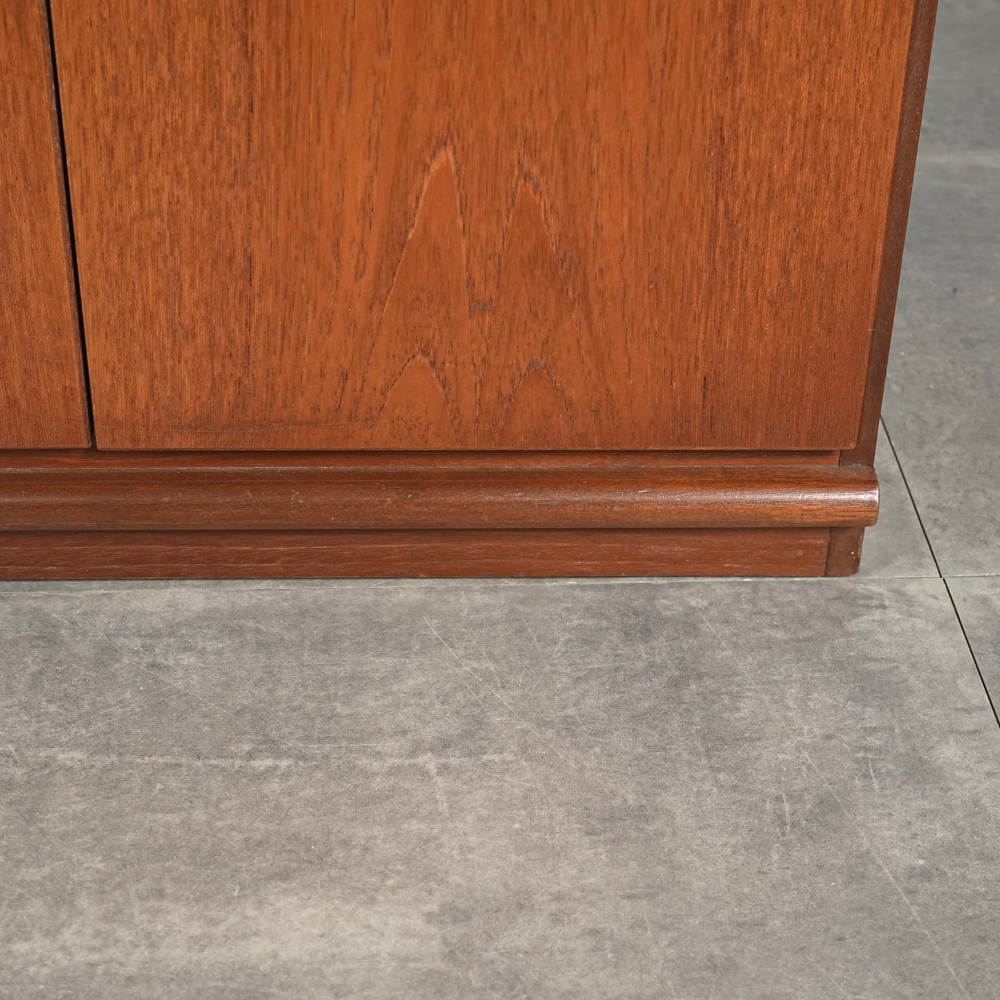 【Meredew】ヴィンテージ サイドボード