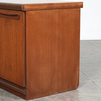 【Meredew】ヴィンテージ サイドボード