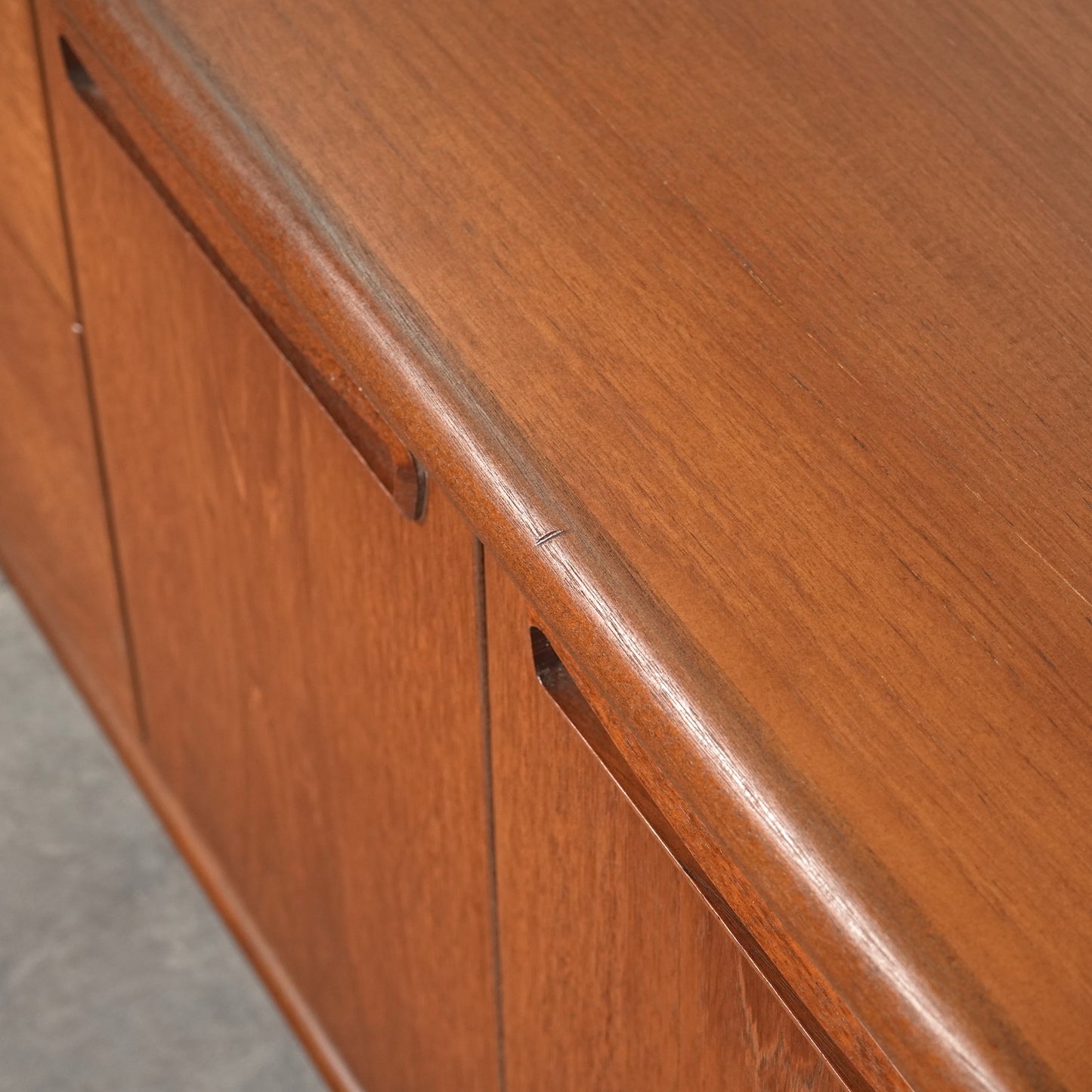 【Meredew】ヴィンテージ サイドボード