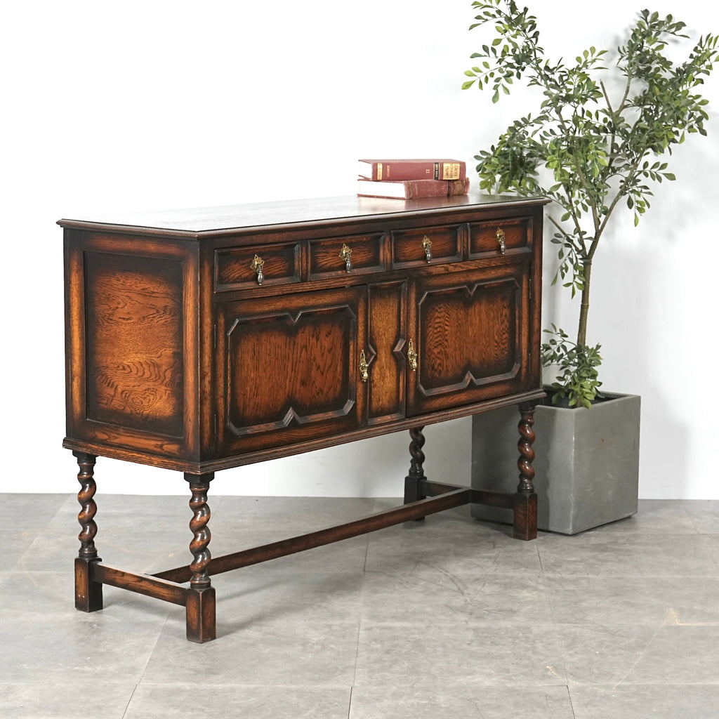 英国アンティーク サイドボード