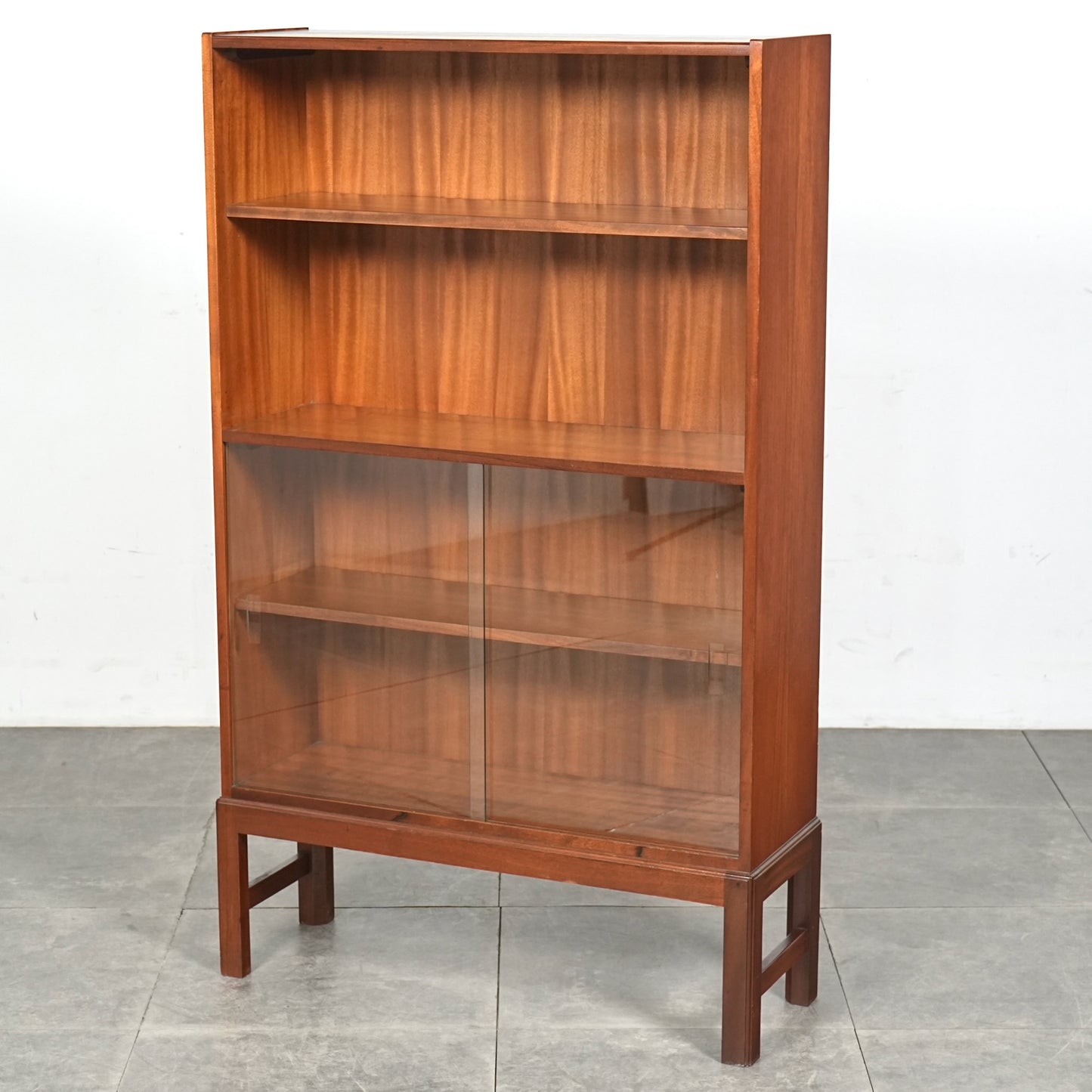 イギリスヴィンテージ ガラスキャビネット