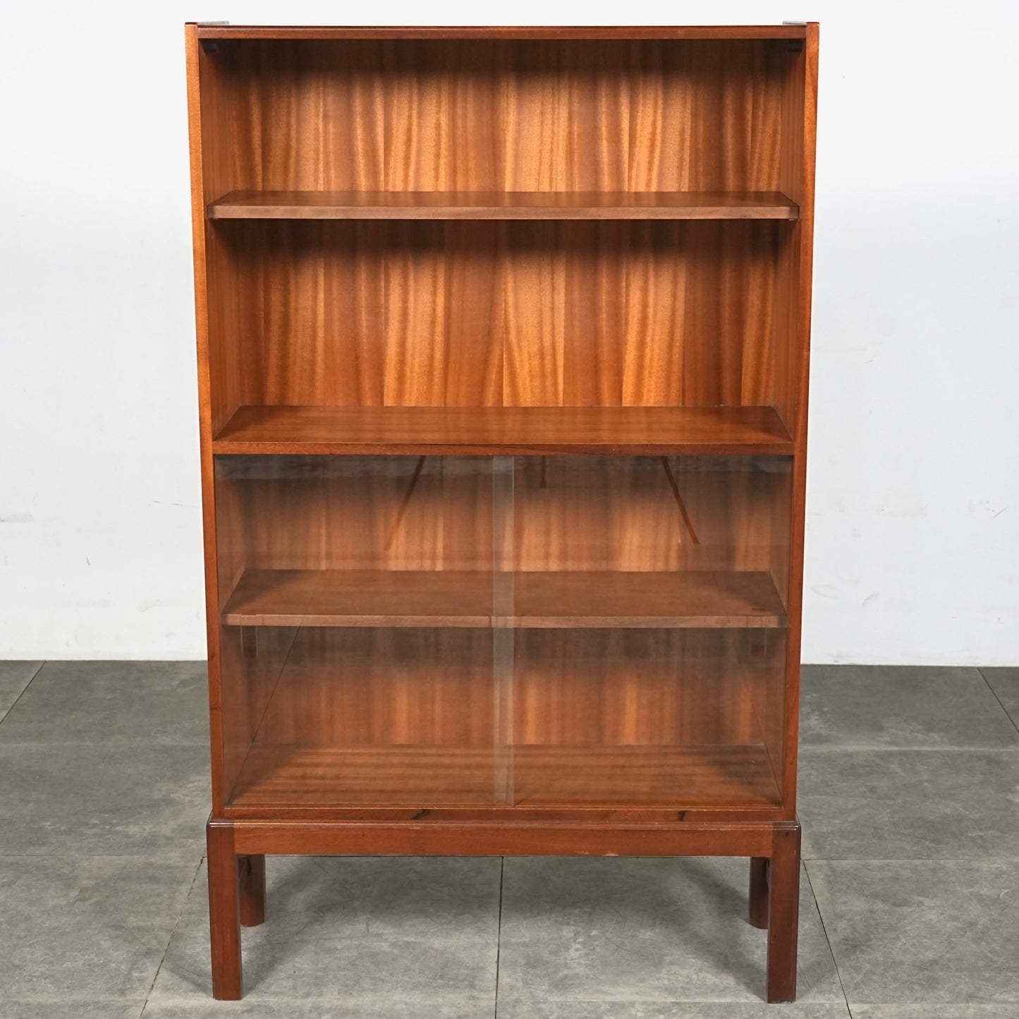 イギリスヴィンテージ ガラスキャビネット