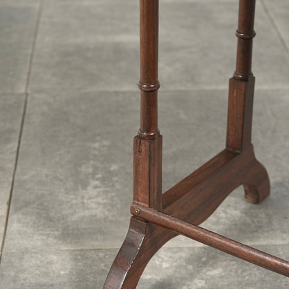 英国アンティーク ネストテーブル