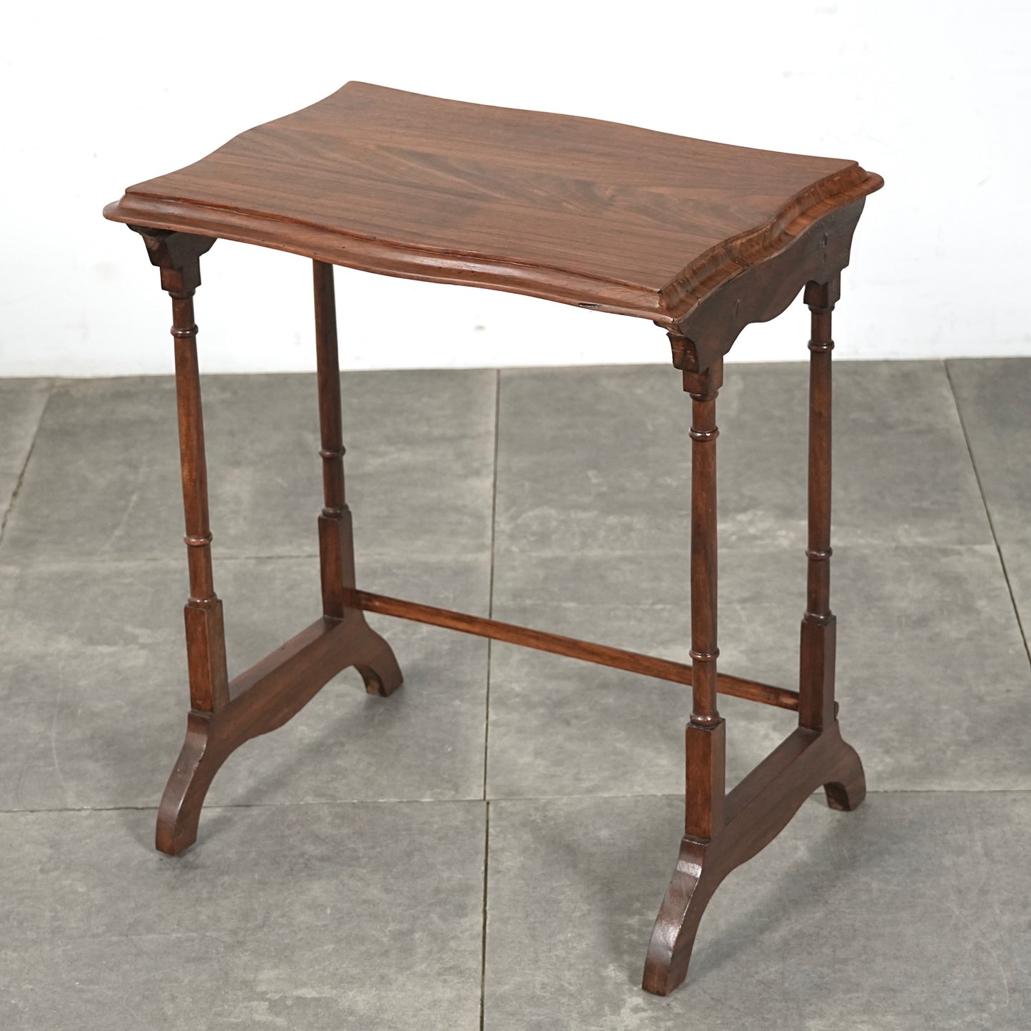 英国アンティーク ネストテーブル