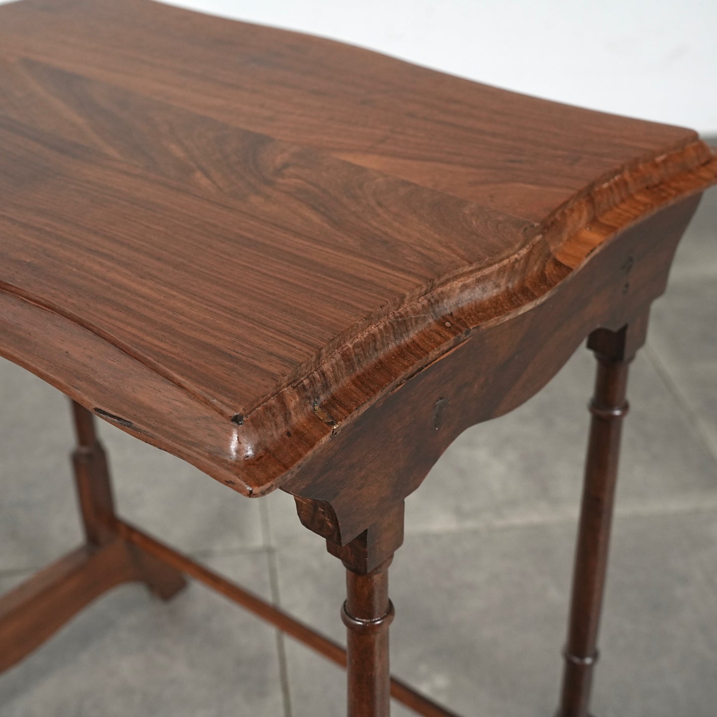 英国アンティーク ネストテーブル