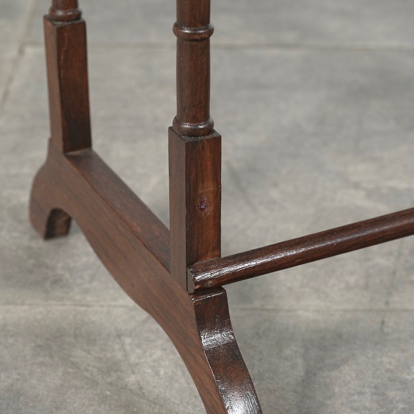 英国アンティーク ネストテーブル