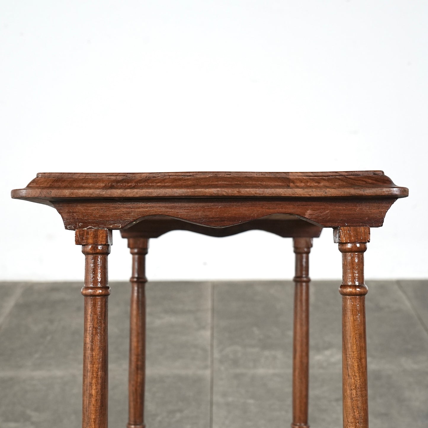 英国アンティーク ネストテーブル