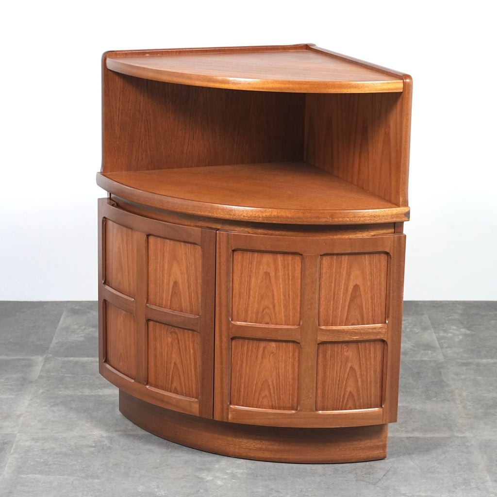 【NATHAN】ヴィンテージ コーナーキャビネット