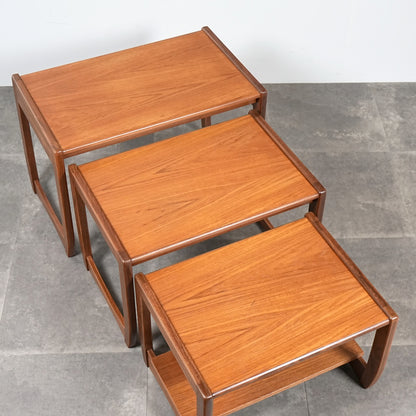 イギリスヴィンテージ ネストテーブル