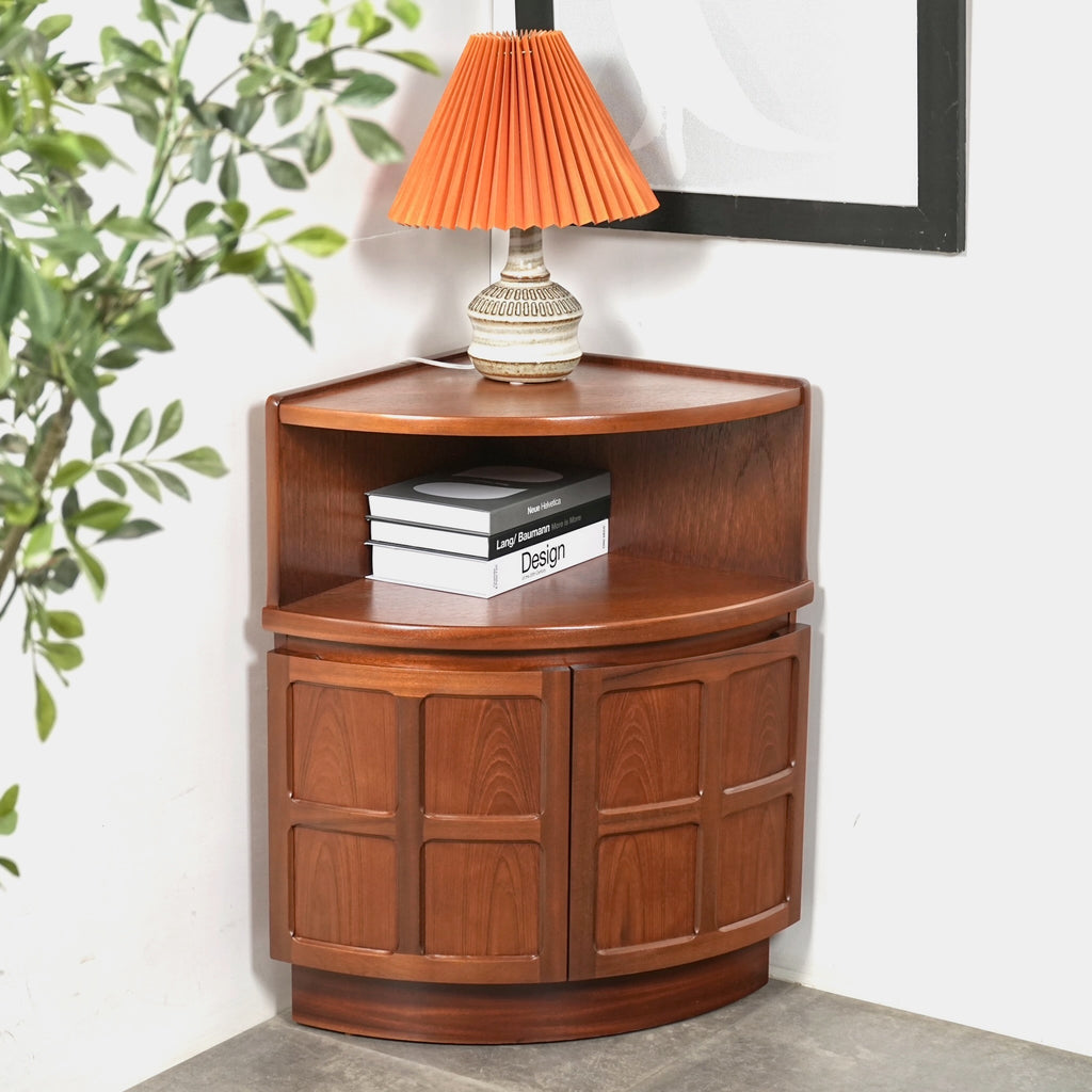 【NATHAN】ヴィンテージ コーナーキャビネット