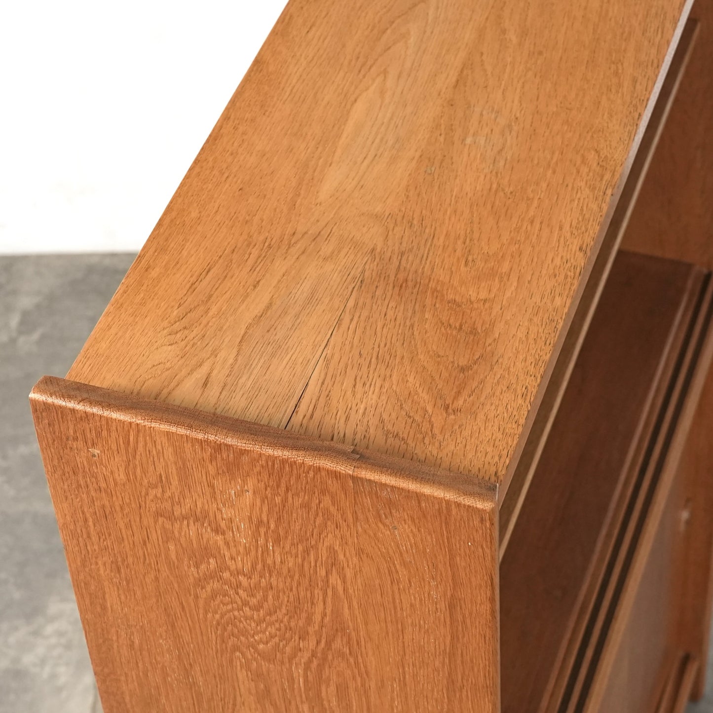 イギリスヴィンテージ ガラスキャビネット