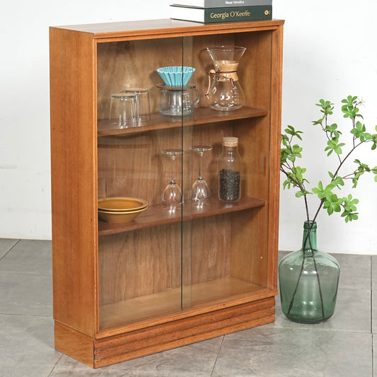 イギリスヴィンテージ ガラスキャビネット