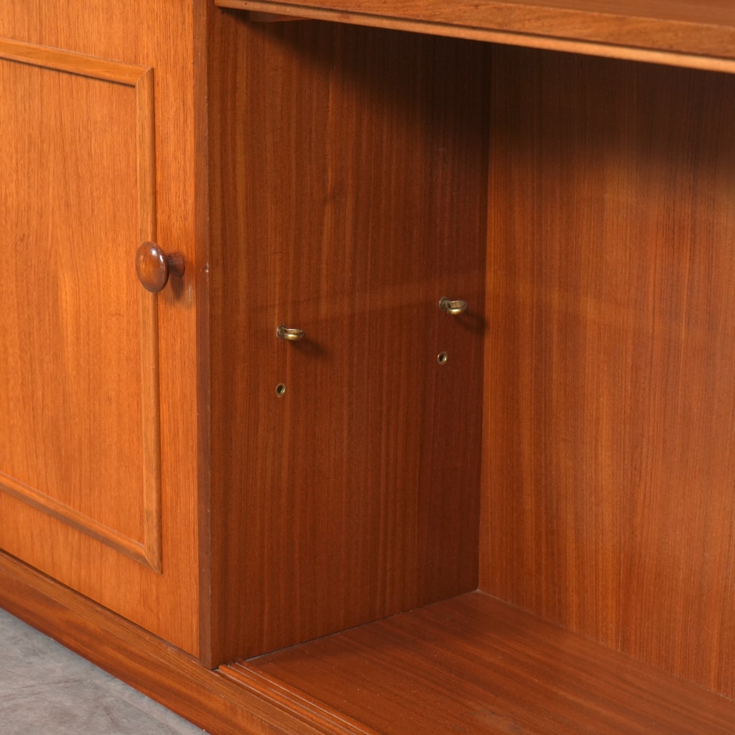 【STONEHILL】ヴィンテージ ガラスキャビネット