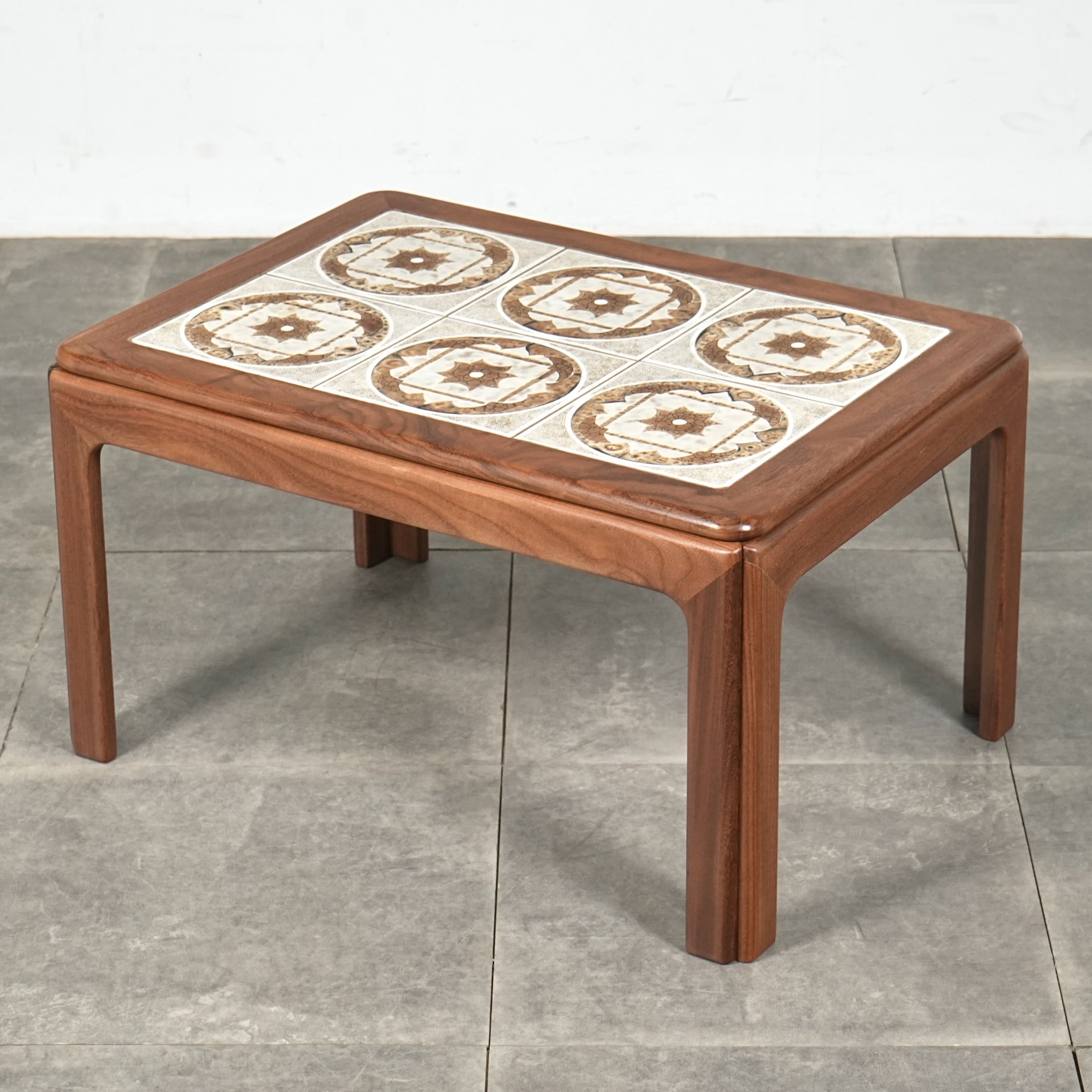 LOW TABLE & NEST TABLE – TIME HYPE