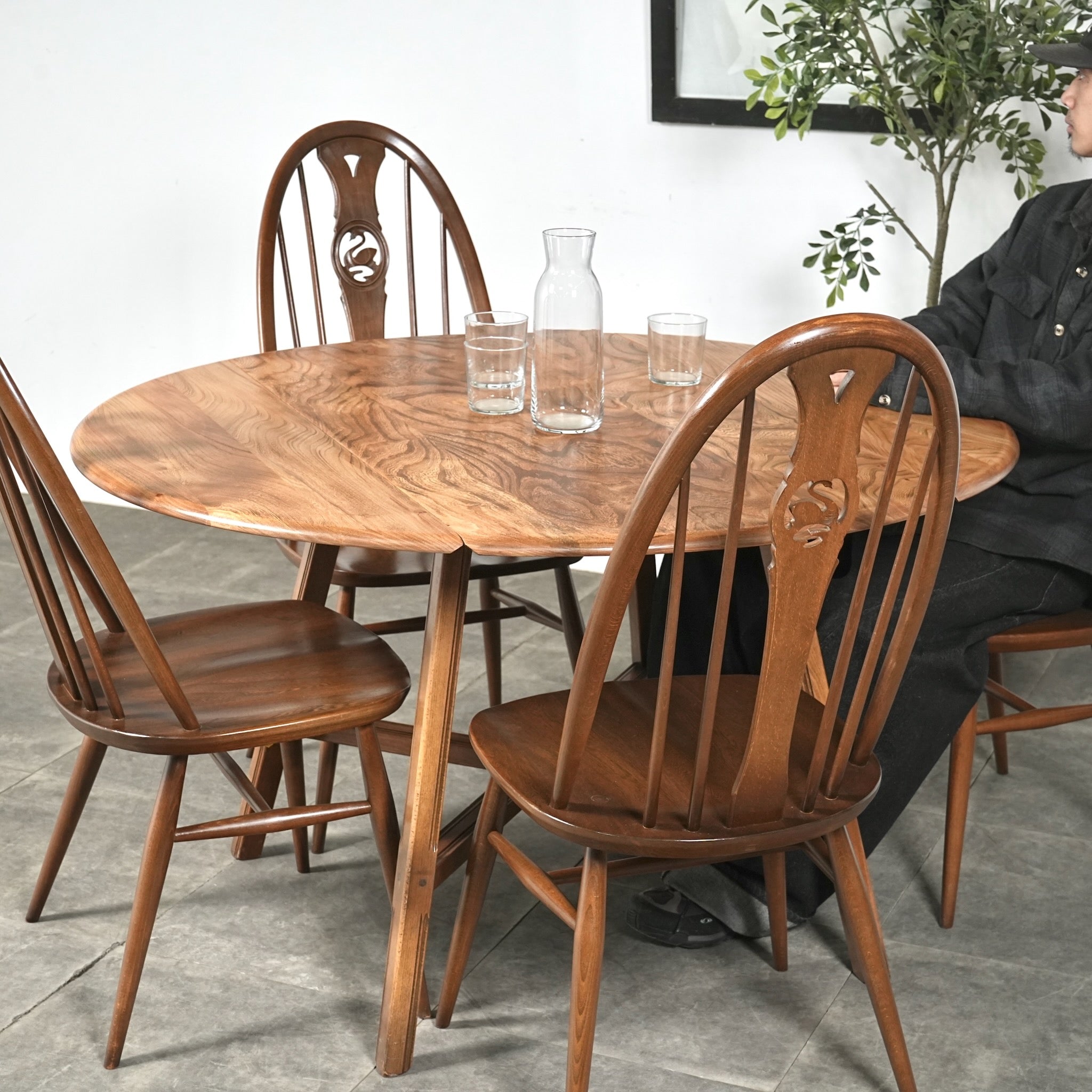 TABLE & DESK – TIME HYPE