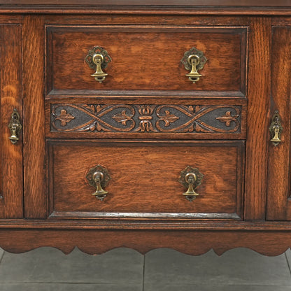 英国アンティーク サイドボード