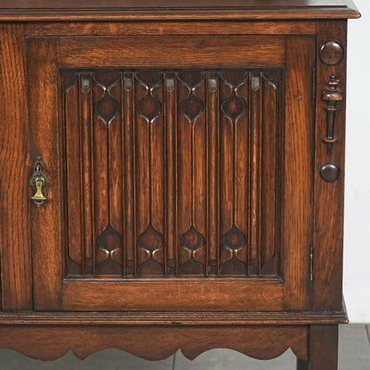 英国アンティーク サイドボード