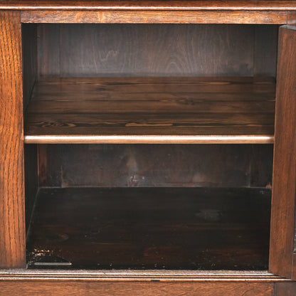 英国アンティーク サイドボード