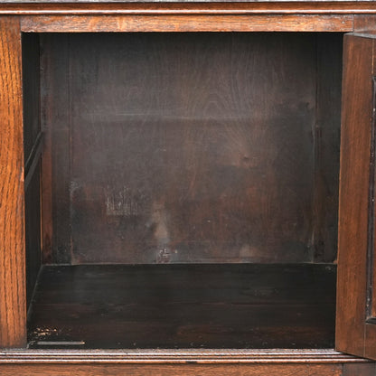 英国アンティーク サイドボード