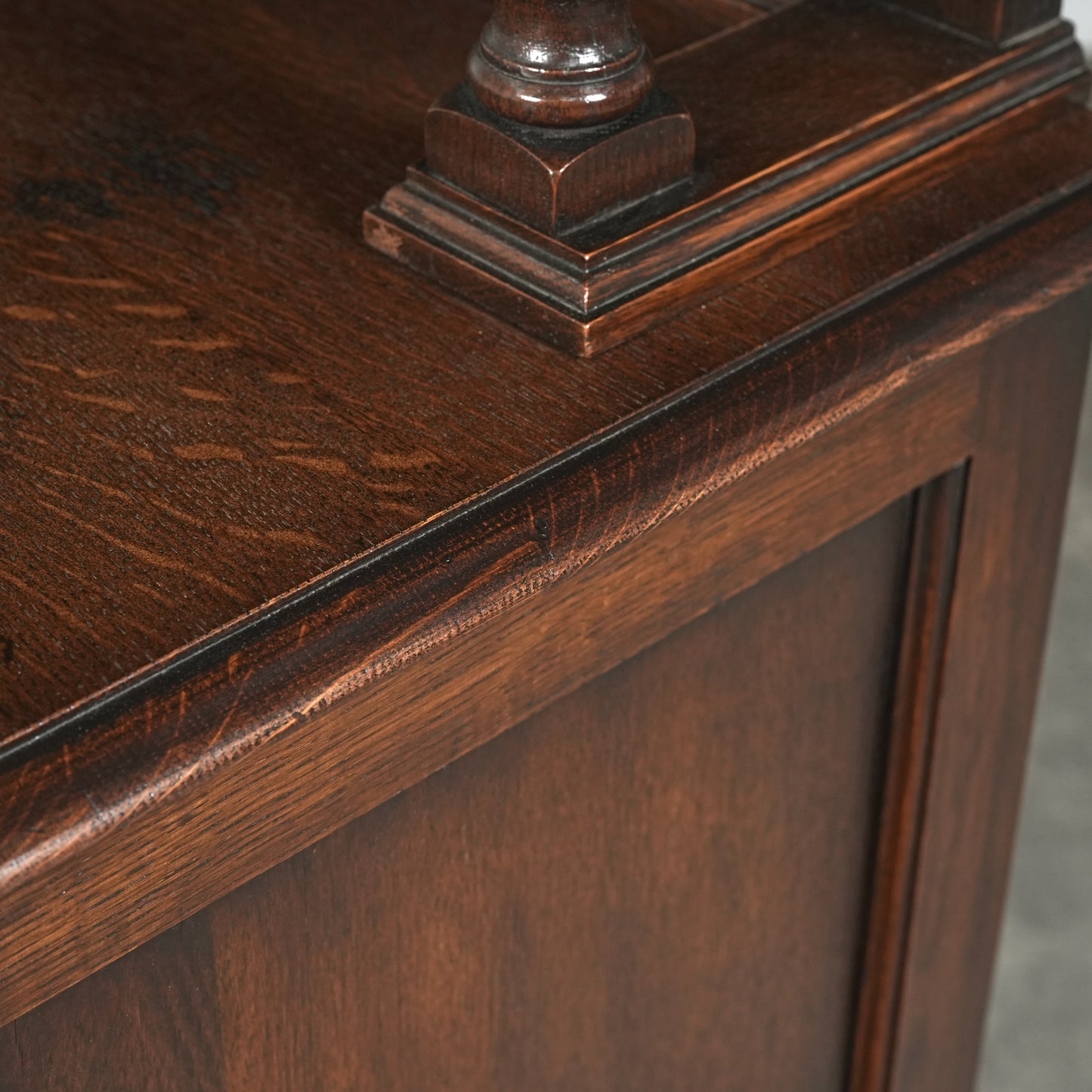 英国アンティーク サイドボード