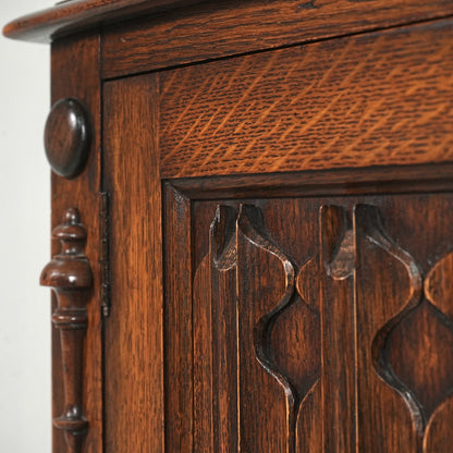 英国アンティーク サイドボード