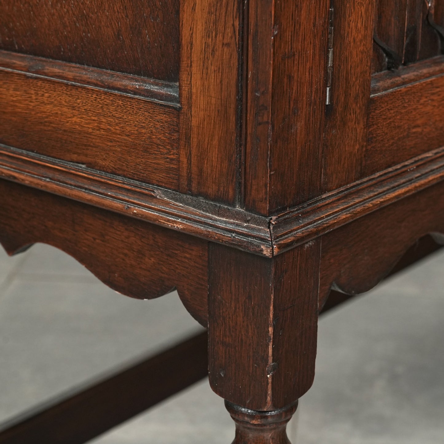 英国アンティーク サイドボード