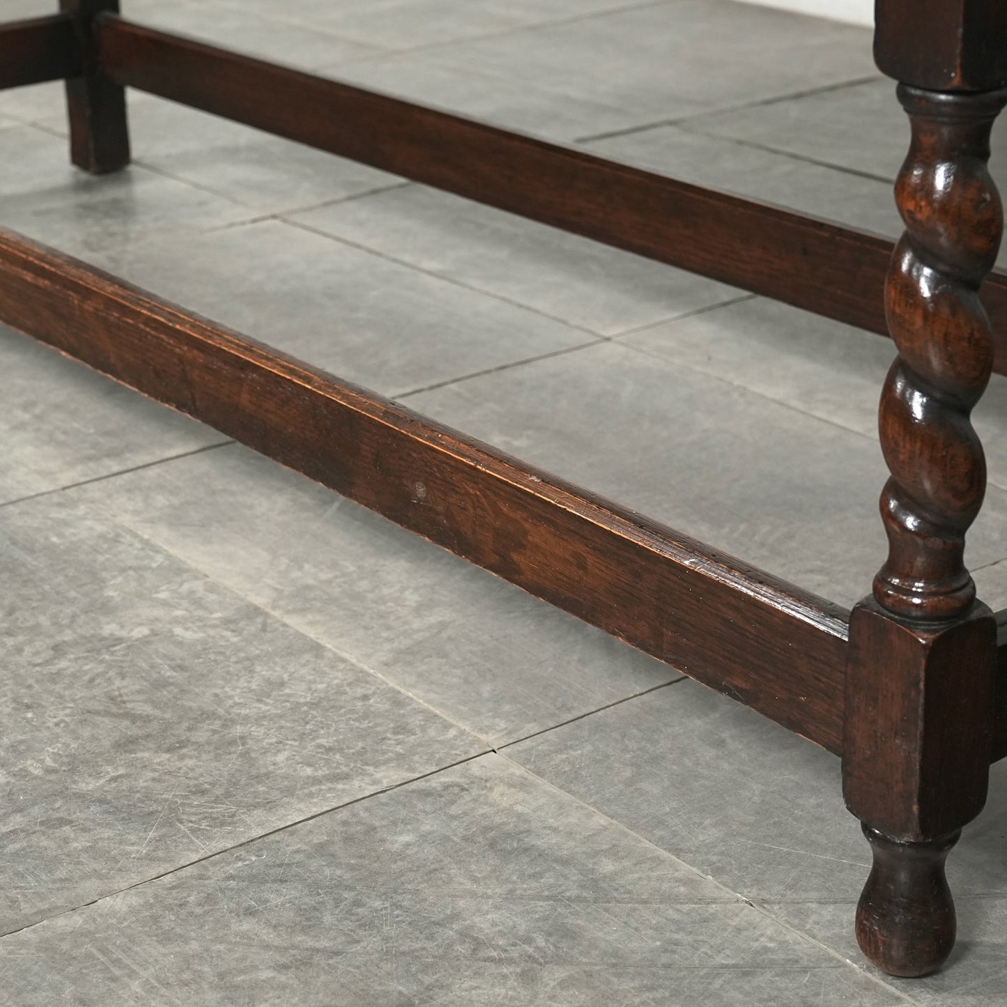 英国アンティーク サイドボード