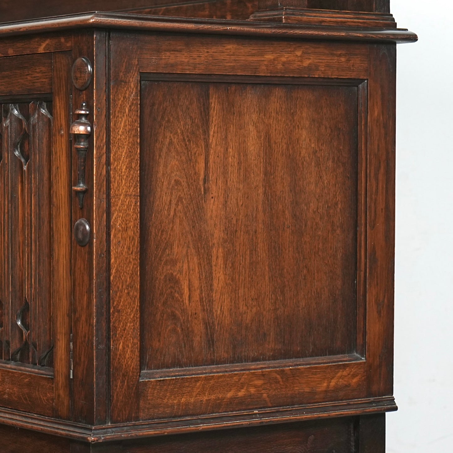 英国アンティーク サイドボード