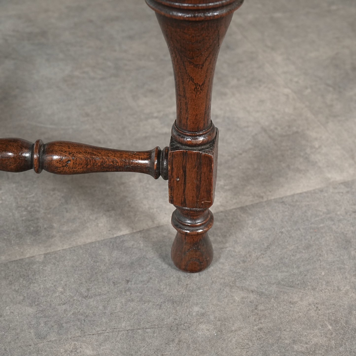 英国アンティーク ローテーブル