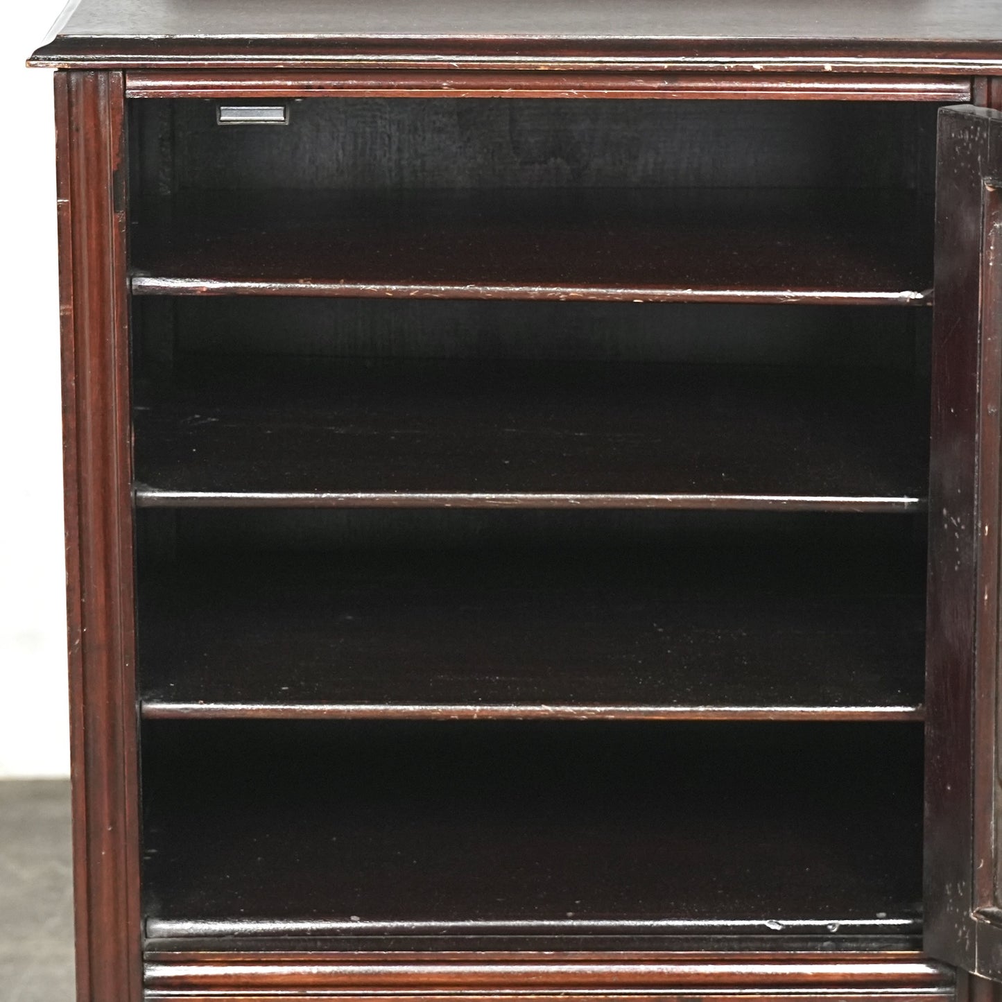 英国アンティーク ガラスキャビネット