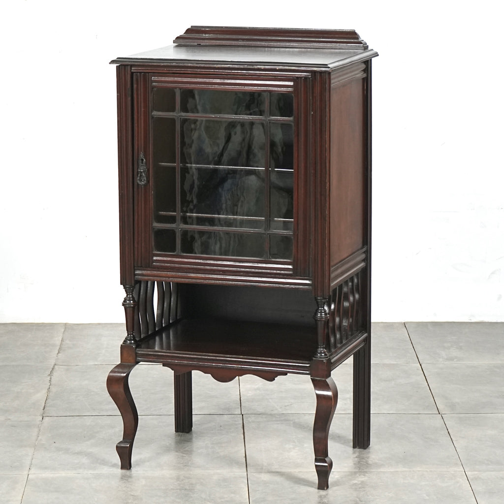 英国アンティーク ガラスキャビネット