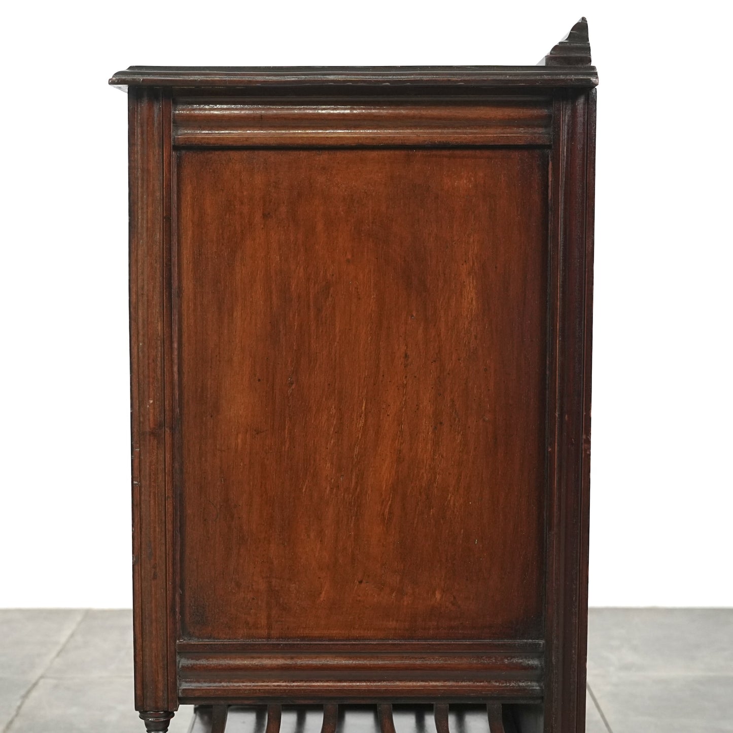 英国アンティーク ガラスキャビネット