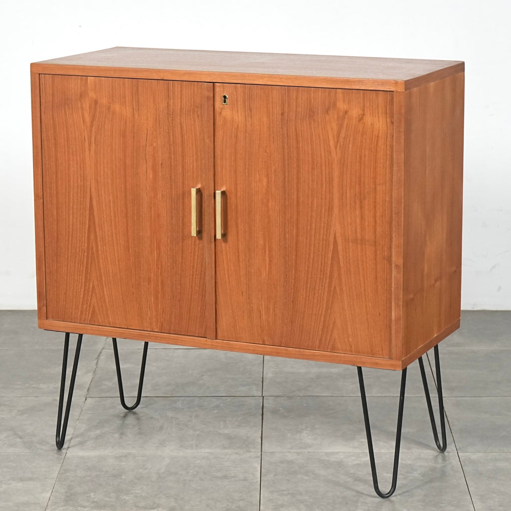 イギリスヴィンテージ キャビネット(ヘアピンカスタム)