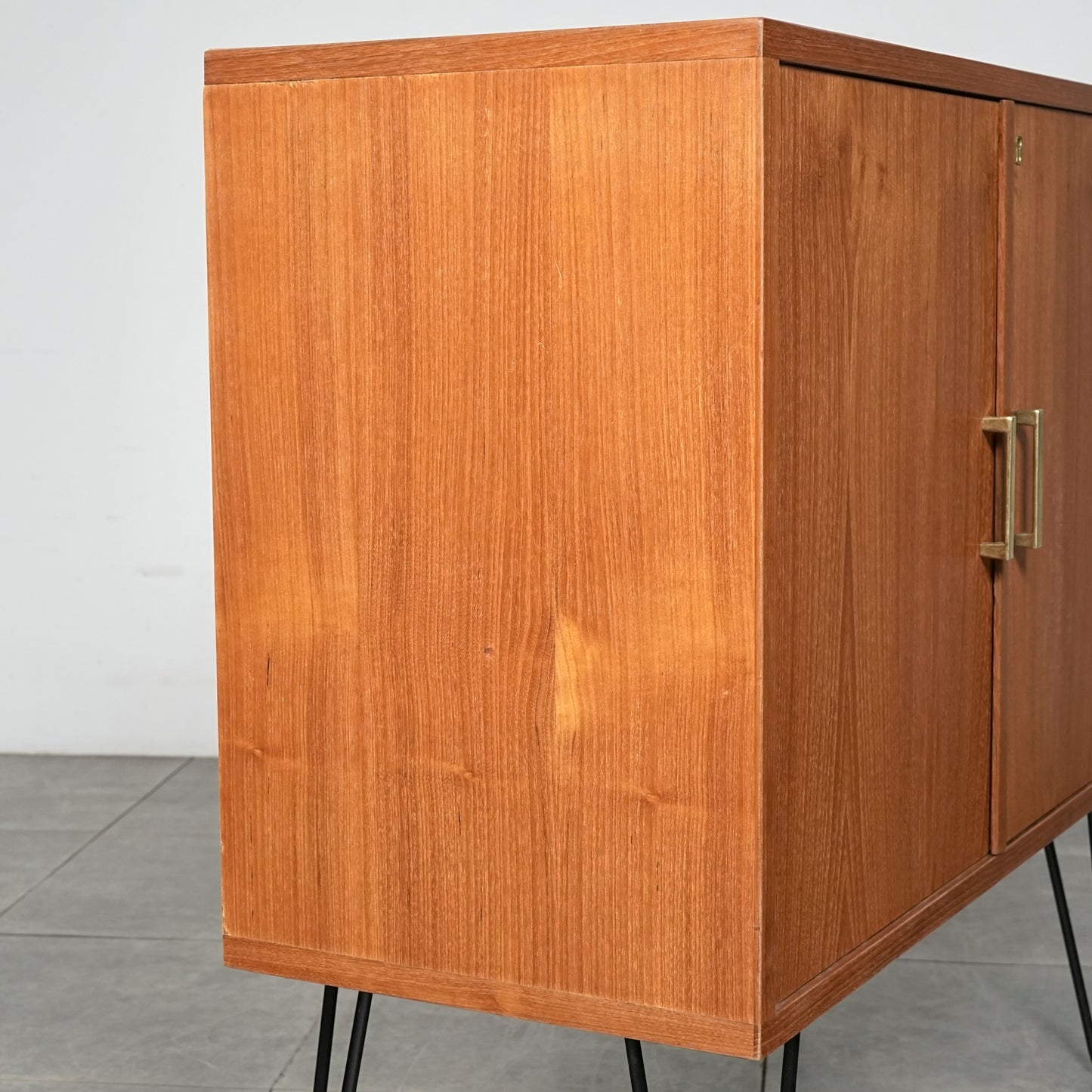 イギリスヴィンテージ キャビネット(ヘアピンカスタム)