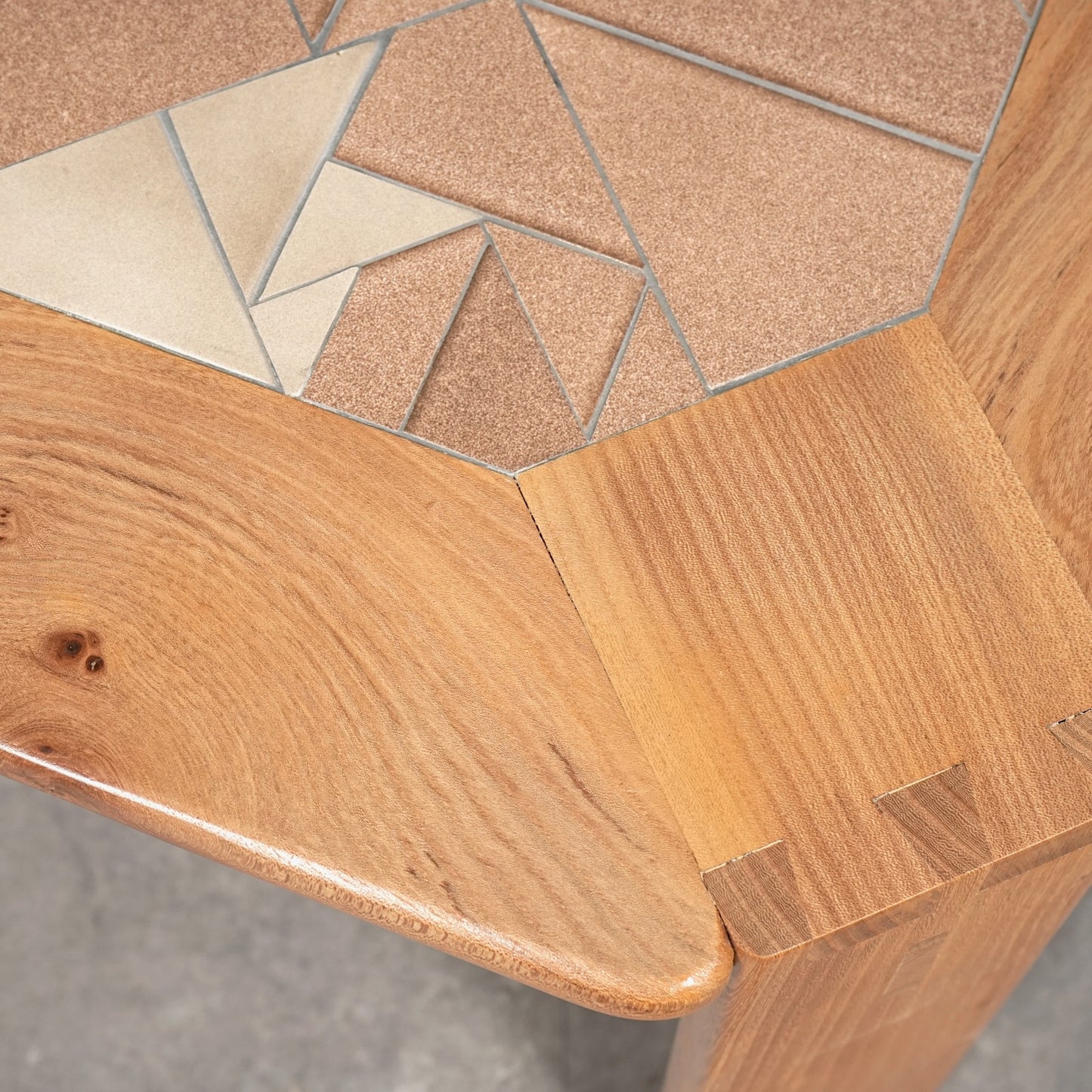 イギリスヴィンテージ タイルトップ ローテーブル